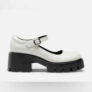 NWT White Platform Mary Jane Shoes black chunky lug heel shoes